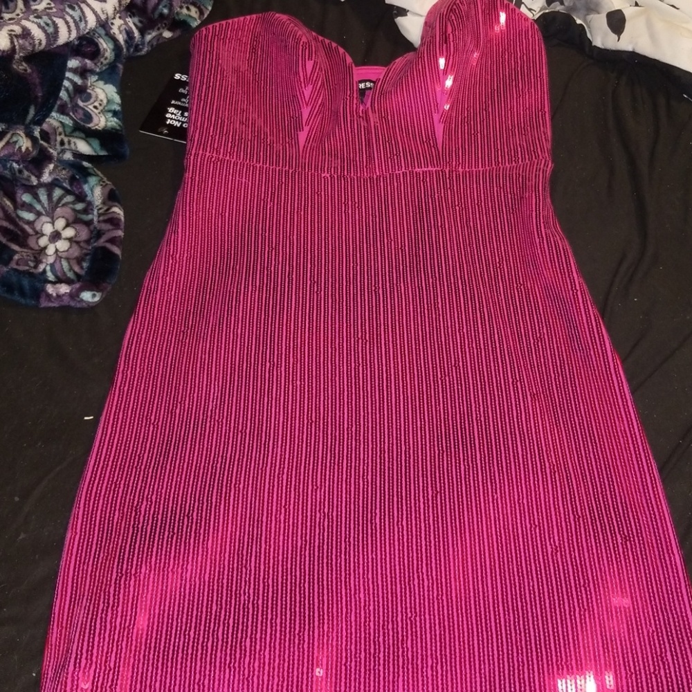 Sweetheart neckline strapless dress